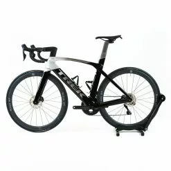 Trek Madone SLR 7 Gen 6 - Ultegra Di2 12 Speed 27 Trek Madone SLR 7 Gen 6 - Ultegra Di2 12 Speed -Racercykler Salg DSC05859 34102680 dbfb 43aa 9240 f839530bfc46