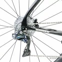 Pinarello Dogma K10S Disc - Roadbike - Dura-Ace Di2 - 57 - Team Sky 34 Pinarello Dogma K10S Disc - Roadbike - Dura-Ace Di2 - 57 - Team Sky -Racercykler Salg P1810758