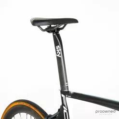 Pinarello F10 - 57,5 - Luke Rowe - Shimano Ultegra Di2 8050 27 Pinarello F10 - 57,5 - Luke Rowe - Shimano Ultegra Di2 8050 -Racercykler Salg P1890659