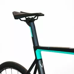 Colnago V3 Disc - 58s - SRAM Rival AXS - Black/Turqouise -Racercykler Salg P1980509