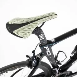 Pinarello Dogma F10 - 53 - Carbon Road Bike - Dura Ace Di2 - Team Sky -Racercykler Salg Photo By Aaron Kiashek 15 3edf2426 392c 4102 89fd 2bbf1f12fd92