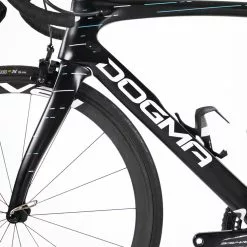 Pinarello Dogma F10 - 53 - Carbon Road Bike - Dura Ace Di2 - Team Sky -Racercykler Salg Photo By Aaron Kiashek 21 d211731a 1cab 4202 9da8 a1bf4b6c1b89