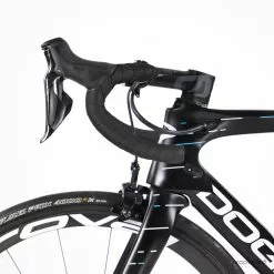 Pinarello Dogma F10 - 53 - Carbon Road Bike - Dura Ace Di2 - Team Sky -Racercykler Salg Photo By Aaron Kiashek 32 7a8b54f3 d665 4d01 b7fb b1750af5ed66