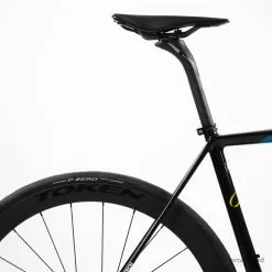 Argon 18 Gallium Pro Disc - M - Ultegra Di2 - Team Astana -Racercykler Salg Photo By Aaron Kiashek 3 0c5bb009 c1a3 423a ade1 1423f22b079c