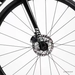 Factor O2 VAM Disc - Roadbike - Ultegra Di2 - 58 - M. Brändle - Israel Start-Up Nation -Racercykler Salg Photo By Aaron Kiashek 66