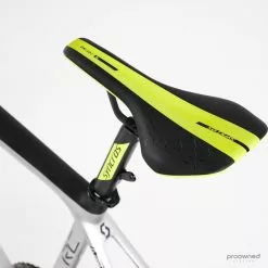 Scott Addict Disc RC Pro - 49 - Simon Yates - Ultegra Di2 41 Scott Addict Disc RC Pro - 49 - Simon Yates - Ultegra Di2 -Racercykler Salg Photo By Aaron Kiashek 72 7c6003b6 81d8 4a28 b818 cbfc1f0b96a7