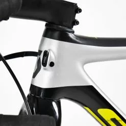 Scott Addict Disc RC Pro - 49 - Simon Yates - Ultegra Di2 47 Scott Addict Disc RC Pro - 49 - Simon Yates - Ultegra Di2 -Racercykler Salg Photo By Aaron Kiashek 78 9fa49613 9b6d 4140 b22d 0a9c172238ae